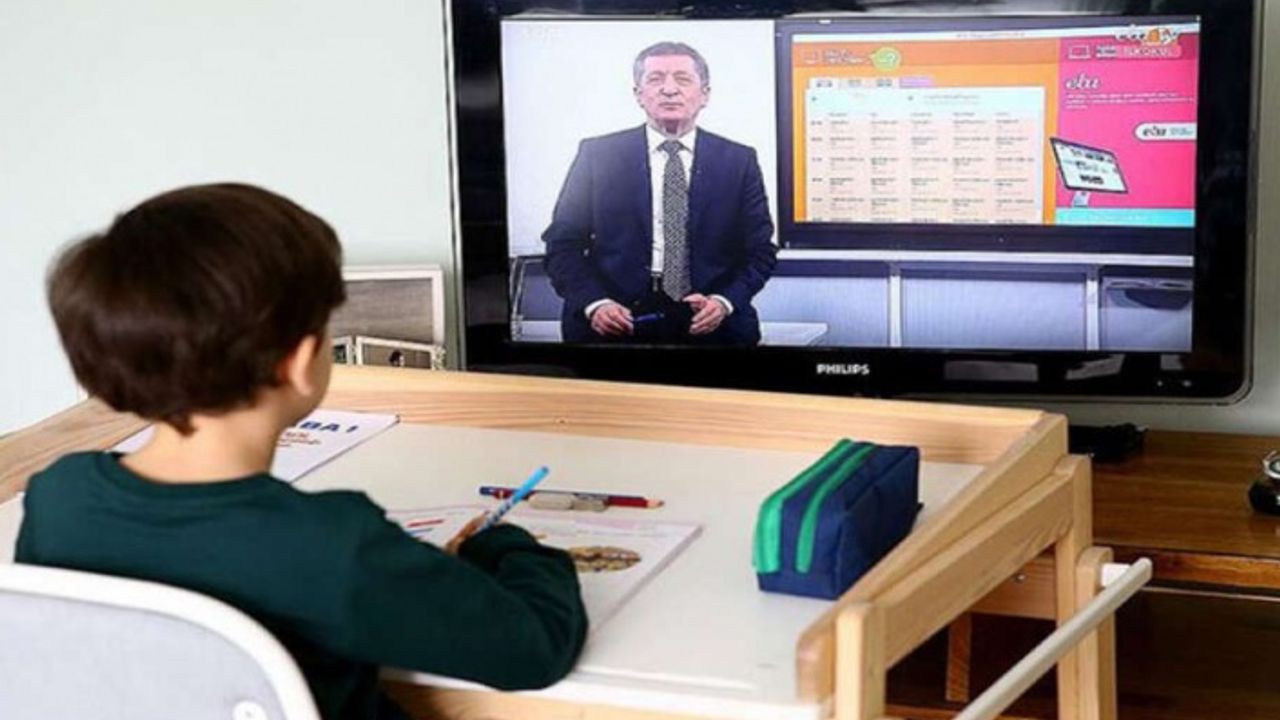 Türkiye'de eğitim-öğretim yılı uzaktan eğitimle başladı