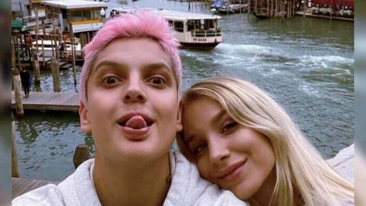 Türkiye’deyken silmek zorunda kalmıştı! Ebrar Karakurt, İtalya’da sevgilisi İmge ile poz verdi