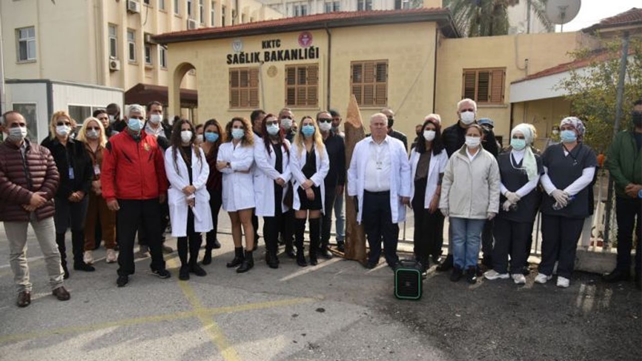 Pembe Köşk Psikiyatri Hastanesi çalışanları yine eylem yaptı