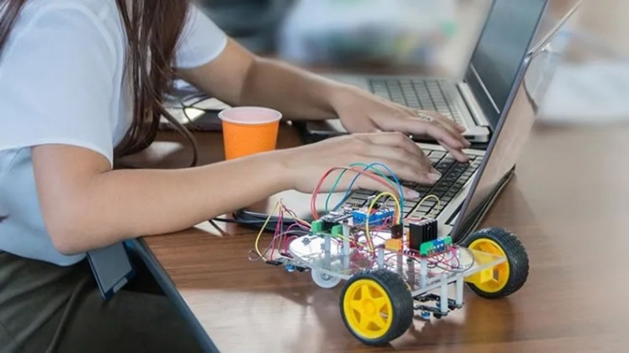 İEZB-Mem’nin Uygulamalı Robotik Kodlama Eğitimleri Başlıyor