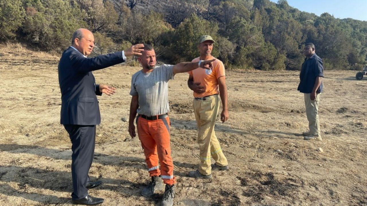 Cumhurbaşkanı Ersin Tatar yangın bölgesinde incelemelerde bulundu