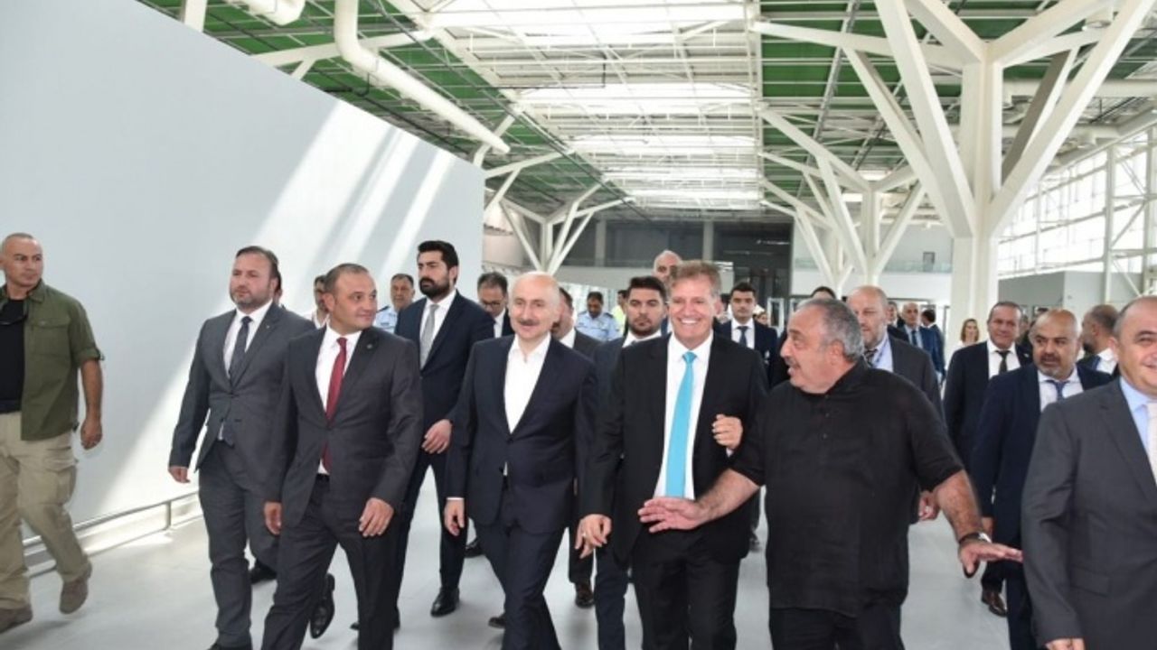 Karaismailoğlu, Ercan Havalimanı yeni terminalini gezdi