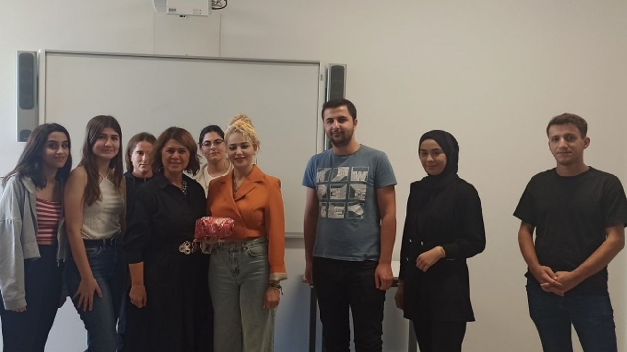 DAÜ Temel Eğitim Bölümü'nde "Mülteci Çocukların Hakları ve Eğitimleri" konulu söyleşi gerçekleşti
