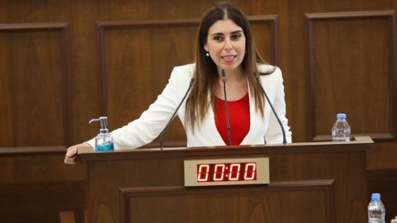 Sağlık Bakanı Altuğra; "Rahim ağzı kanserinde erken tanı çok önemli, üç hastamızın tedavisine başladık"