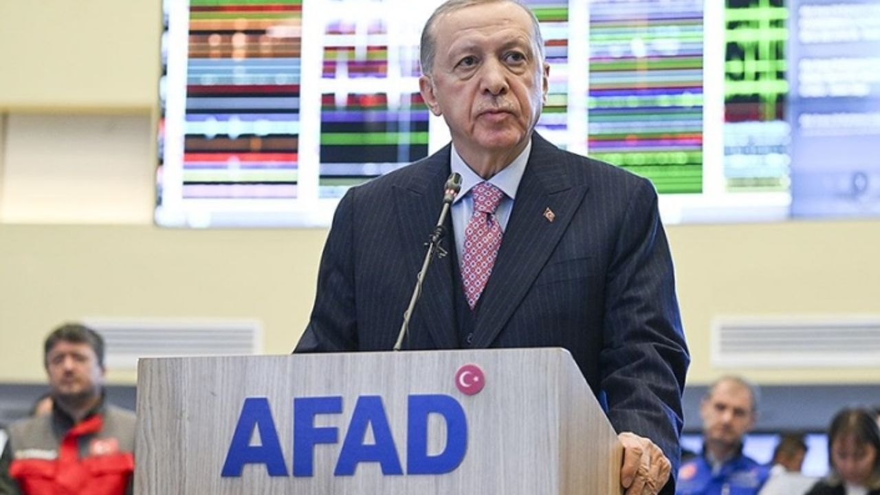Türkiye Cumhuriyeti Cumhurbaşkanı Erdoğan, deprem bölgesinde