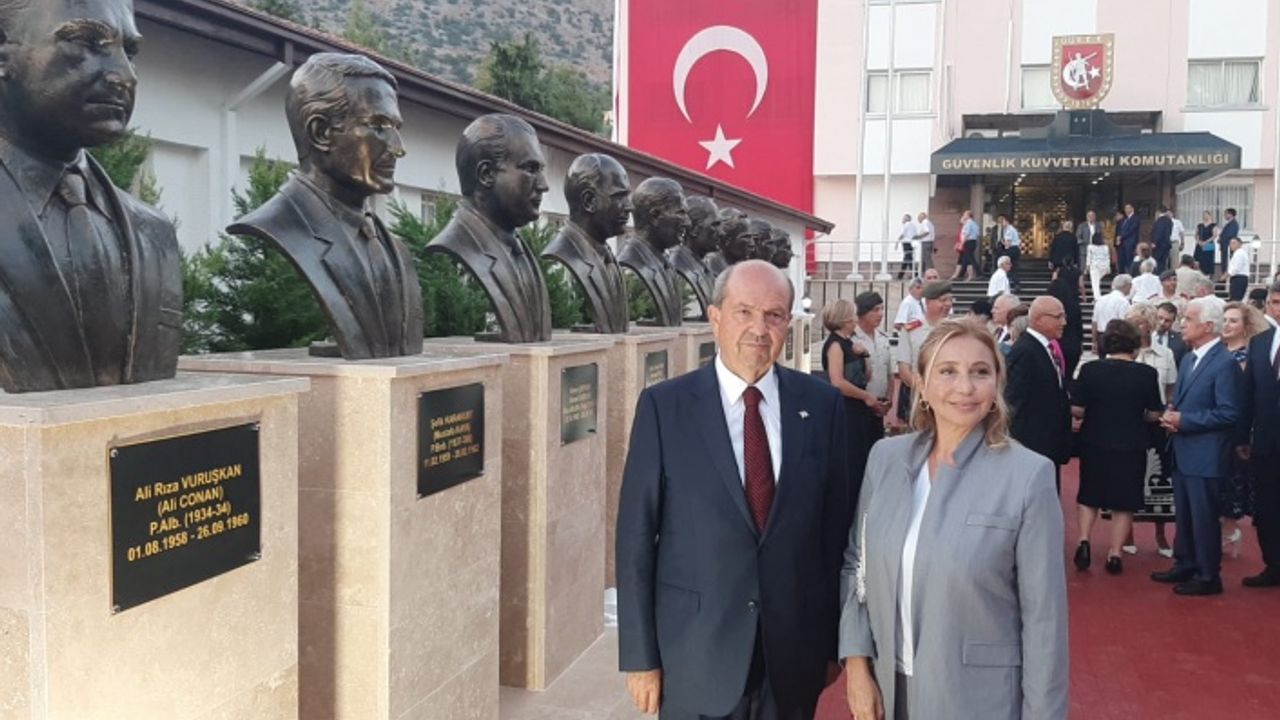 9 Bayraktarın büstleri açıldı, 11 Mücahite madalyaları verildi