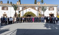 Cumhurbaşkanı Ersin Tatar ve eşi Sibel Tatar, Cumhurbaşkanlığı personelinin yeni yılını kutladı