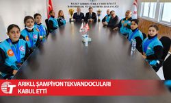 Arıklı, şampiyon tekvandocuları kabul etti