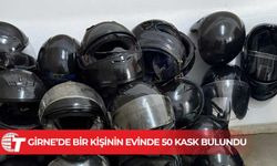 Polis hırsızlıktan şüphelendi arama yaptığı evde 50 kask ele geçirdi