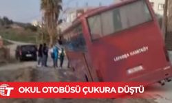 Okul otobüsü kanalizasyon için kazılan çukura battı