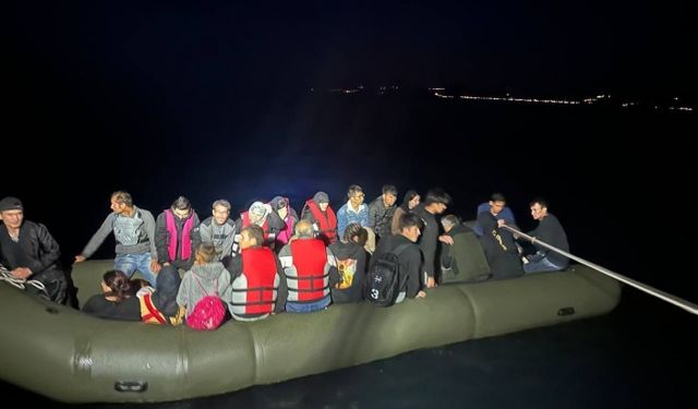 Kuzey Ege'de Yunanistan Unsurlarınca Geri İtilen 84 Düzensiz Göçmen Kurtarıldı