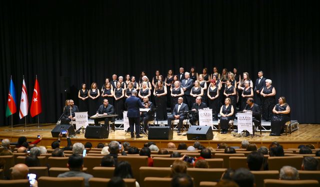 Çağdaş Müzik Derneği Türk Sanat Müziği Korosu Bakü'de konser verdi