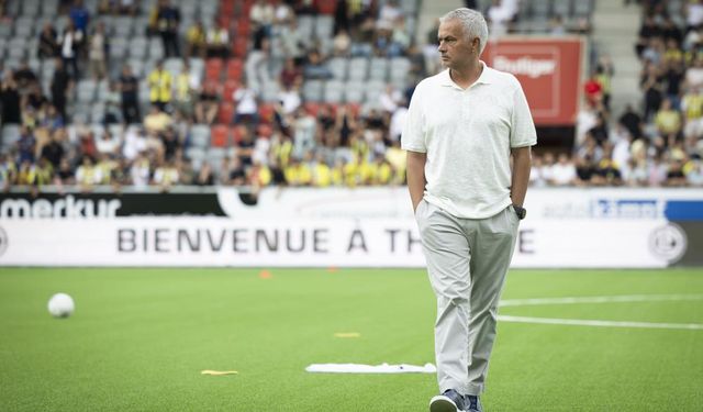 Jose Mourinho: Şampiyonlar Ligi maçının böyle bir sahada oynanması kabul edilemez
