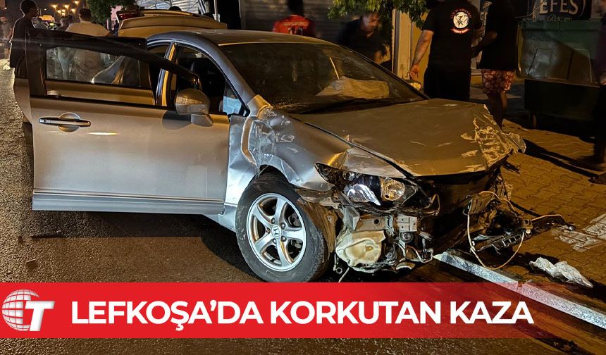 Yoldan çıktı, aydınlatma direğine ve dükkanlara çarptı!