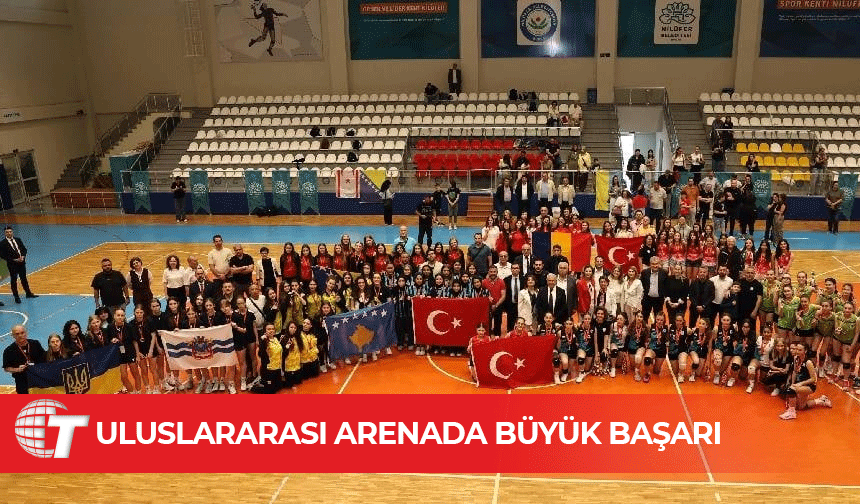 Çamlık Spor Kulübü’nün U16 Kız Takımı'ndan Bursa'da ikincilik