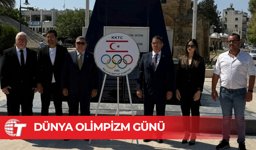 MOK, Atatürk Büstüne çelenk koydu